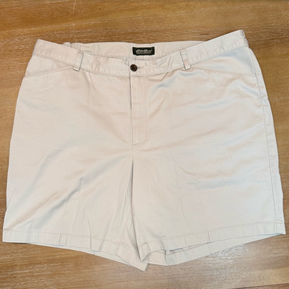 Eddie Bauer Women’s Khaki Shorts Wrinkle Resistant 100% Cotton 10” inseam Sz 22W